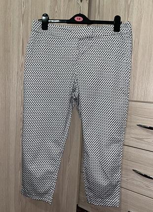 Брюки жіночі marks & spencer капрі з геометричним принтом, розмір l (uk 14 / eur 42)