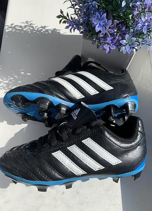 Бутси дитячі adidas чорно-білі, розмір 29, довжина устілки 17,5 см