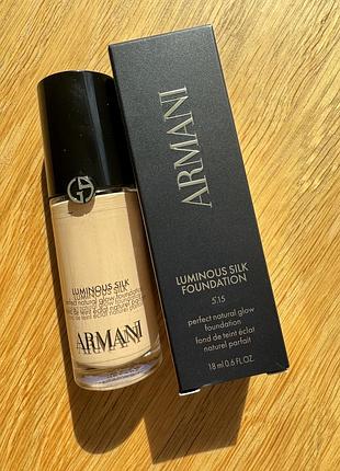 Тональная основа для лица armani luminous silk (оригинал) 2