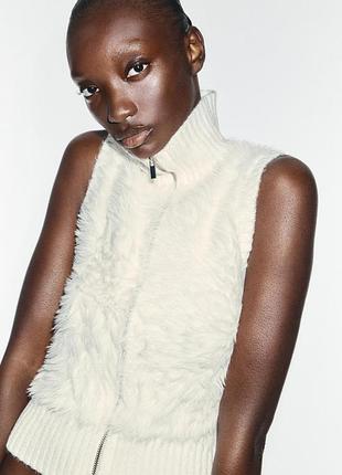 Жилет жіночий білий хутряний zara new