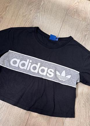 Футболка adidas