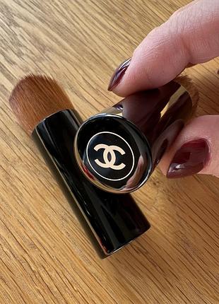 Пензлик chanel les beiges eau de teint (оригінал)