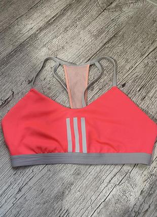 Яскравіший спортивний топ бра adidas all me 3-stripes оригінал, розмір м