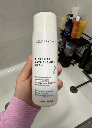 Очищуючий засіб з бензоїл пероксидом dcl b prox 10 anti-blemish wash 236ml