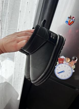 Уггі для дівчинки, чорні, розмір 27, довжина устілки 16 см