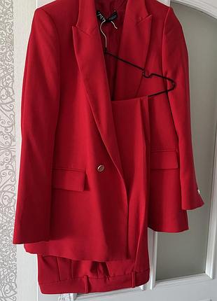 Жіночий костюм zara