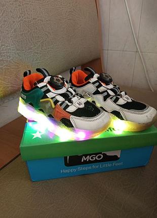 Кросівки для хлопчика m&go з led підошвою, розмір 28, устілка 18 см