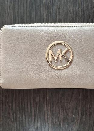 Элегантный и вместительный женский кошелек michael kors