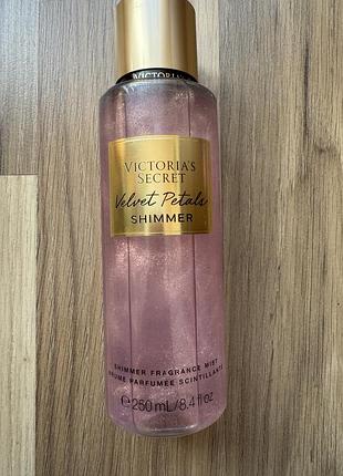 Парфумований спрей victoria's secret velvet petals shimmer 250 мл для жінок