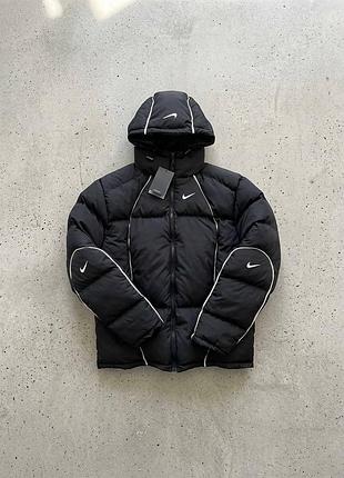 Чоловічий пуховик nike в чорному кольорі
