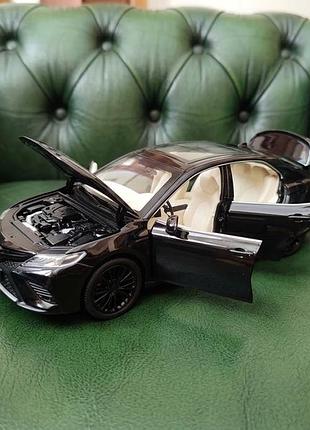 Машинка тойота камри,машинка toyota camry 70,звук,свет,колекційна металева модель автомобіля toyota camry 70,масштаб 1/24