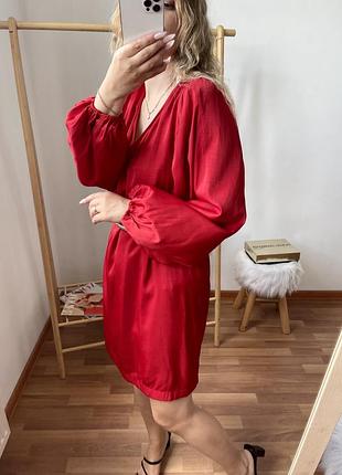 H&m червона сатинова сукня 2