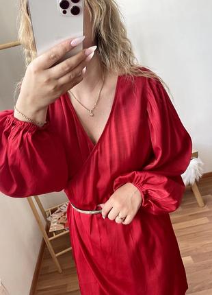 H&m червона сатинова сукня 7