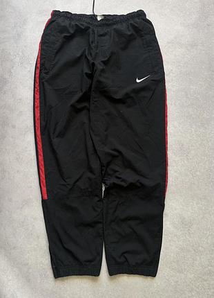 Спортивні штани чоловічі nike нейлонові чорні з червоними смугами xl