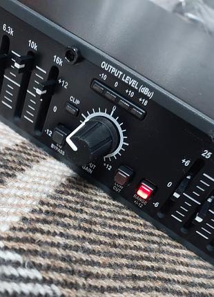 Графический эквалайзер dbx 215 7
