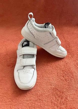 Кросівки фірми nike 33 розміри по устілці 21 см.