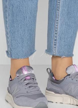 New balance серії 997 (а саме модель new balance 997h) у сіро-бузковому забарвленні.