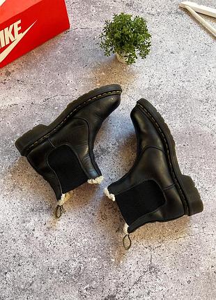 Жіночі черевики dr. martens 8