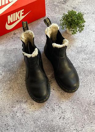Жіночі черевики dr. martens 5