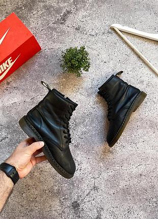 Жіночі черевики dr. martens 1460