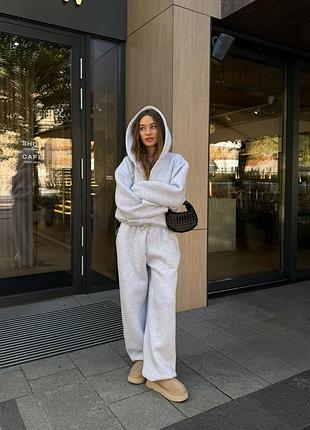 Теплый женский брючный прогулочный костюм
