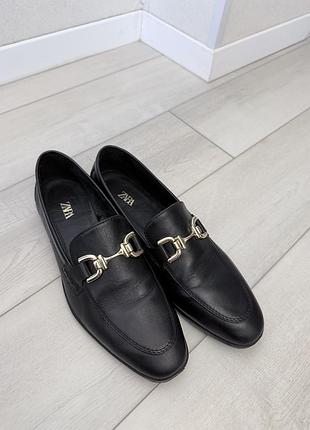 Шкіряні лофери туфлі zara