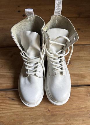 Dr.martens  взуття. original. ботинки шкіряні. колір білий. 4 uk. 37 eu. 6 us l. стан після хімчистки.