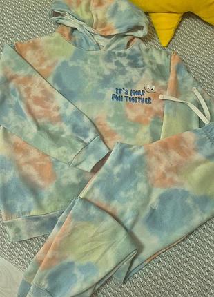 Детский спортивный костюм от бренда h&amp;m с трендовым принтом тай-дай (tie-dye)
