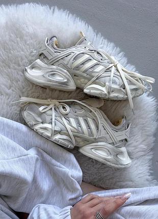 Кросівки жіночі adidas бежеві, розмір 39