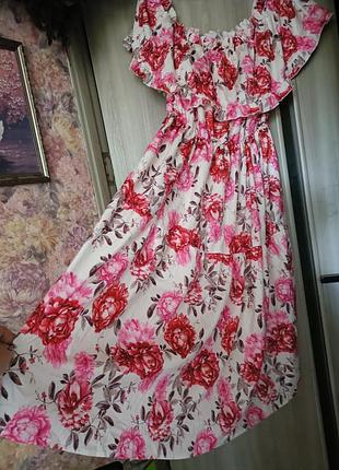 Яркое платье 👗 цветы очень красивое