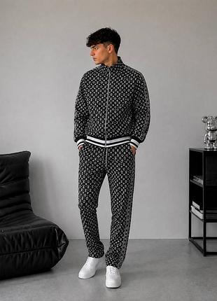 Чоловічий костюм louis vuitton