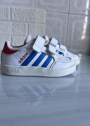 Кросівки adidas