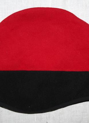 Тёплая шапочка подшлемник с флисовым утеплением и защитой от ветра     мембрана windstopper