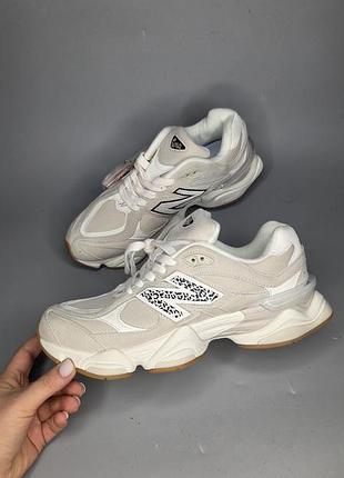 Стильні кросівки new balance 9060 у забарвленні moonbeam/sea salt