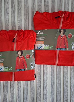 Новая подростковая термо-куртка softshell rocktrail в ярком красном цвете.