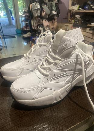 Кросівки reebok білі шкіряні