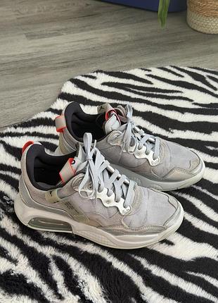 Кросівки жіночі nike air jordan ma2 сріблясті, розмір 38.5
