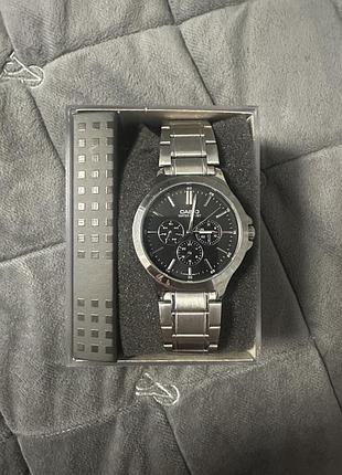 Годинник чоловічий casio з хронографом, сріблястий