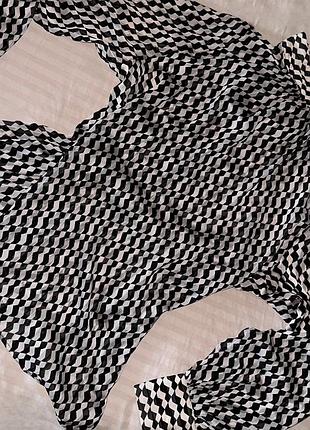 Блуза жіноча h&m з геометричним принтом, чорно-біла