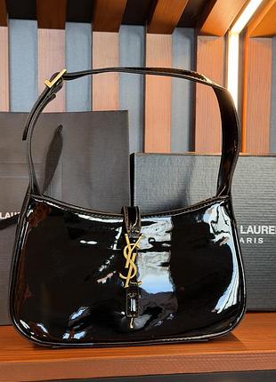 Сумка yves saint-laurent hobo le 5 à 7 чорний лаковий є