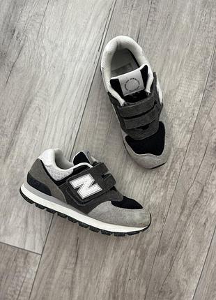 Кросівки new balance