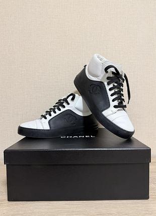 Высокие кроссовки сникерсы chanel