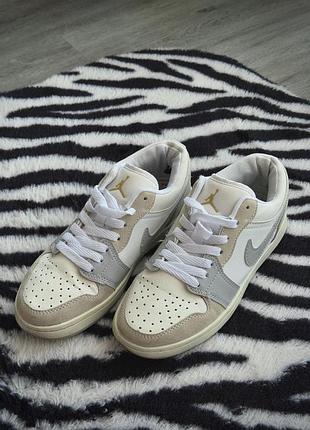 Кросівки жіночі nike jordan білі з сірим 38 розмір
