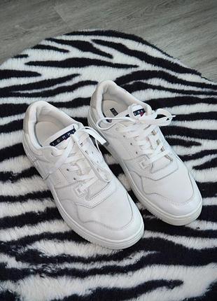 Кросівки жіночі tommy hilfiger білі, розмір 38