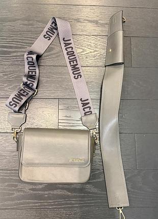 Сумка jacquemus сіро-оливкова з широким брендованим ременем