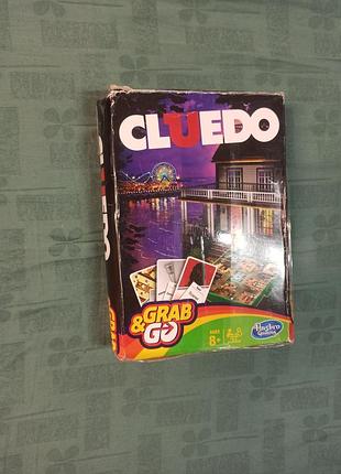 Дорожная версия популярной детективной настольной игры cluedo (клуедо) grab and go от компании hasbro gaming