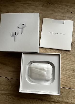 Навушники та гарнітури apple airpods 2 5