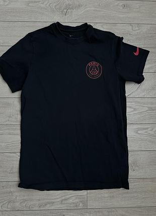 Футболка nike чоловіча чорна