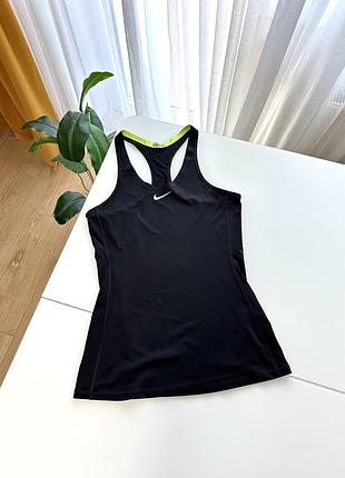 Чорна спортивна майка nike pro dri-fit m розміру
