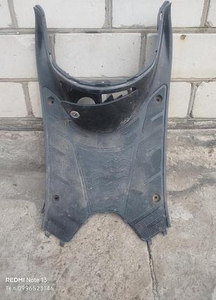 Полик (пластик полу) honda dio af34/af35